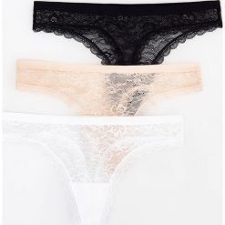 Koronkowe stringi 3 pack - Czarny. Stringi Reserved. Za 49.99 zł.