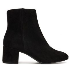 Botki HÖGL. Czarne botki Högl, bez wzorów, bez obcasa, na słupku, bez zapięcia. Za 749.99 zł.