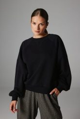 BLUZA ELENA CZARNA M - Flawless. Czarne bluzy Flawless, m, bez wzorów, z bawełny, bez kaptura. Za 369.00 zł.
