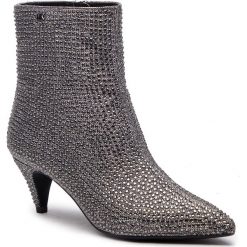 Botki MICHAEL MICHAEL KORS - Blaine Flex Kitten Bootie 40F8BNME6D Blk/Silver. Szare botki MICHAEL Michael Kors, bez wzorów, z materiału, bez obcasa, na obcasie, bez zapięcia. W wyprzedaży za 569.00 zł.
