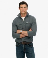 Superdry Koszula Trailsman Relaxed Fit z bawełny organicznej. Zielone koszule Superdry, m, z aplikacjami, z bawełny, klasyczne, bez kołnierzyka, bez ramiączek. Za 387.25 zł.