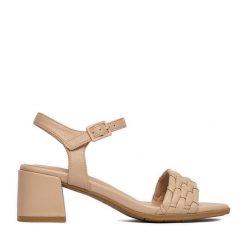 Sandały JENNY. Brązowe sandały Jenny, bez wzorów, bez obcasa, na słupku, bez zapięcia. Za 139.99 zł.