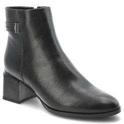 Botki damskie D&A by S.Barski o klasycznym fasonie z ozdobnym paskiem i stabilnym obcasem typu słupek czarne, CR62-3432 Black. Czarne botki S.BARSKI, bez wzorów, bez obcasa, na słupku, bez zapięcia. Za 279.00 zł.