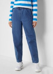 Jeansy mom, high waist, wygodny pas. Niebieskie jeansy bonprix, bez wzorów, z podwyższonym stanem. Za 109.99 zł.