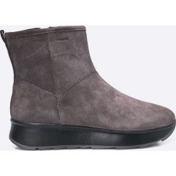 Geox - Botki. Szare botki Geox, bez wzorów, z materiału, z okrągłym noskiem, bez obcasa, na obcasie, bez zapięcia. W wyprzedaży za 299.90 zł.