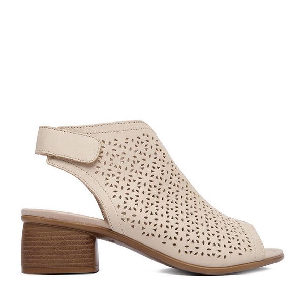 Sandały Remonte. Brązowe sandały Remonte, bez wzorów, bez obcasa, na słupku, bez zapięcia. Za 379.99 zł.