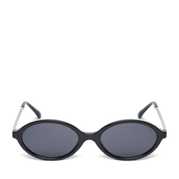 Okulary przeciwsłoneczne JENNY. Czarne okulary przeciwsłoneczne Jenny, bez wzorów. Za 49.99 zł.