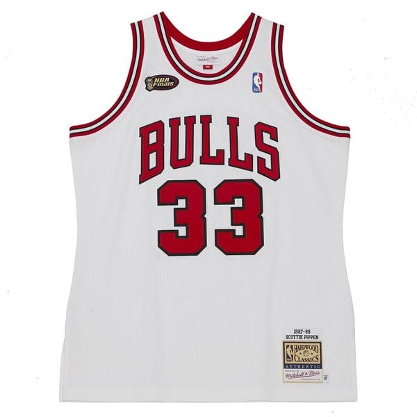 Autentyczna koszulka Chicago Bulls Scottie Pippen Finals 1997/98. Białe bluzki Mitchell & Ness, bez wzorów, sportowe, bez kołnierzyka, bez ramiączek. Za 1,187.00 zł.