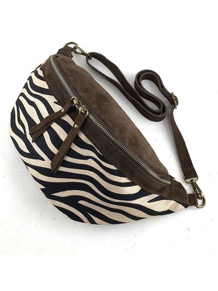 Marlon Skórzana saszetka w kolorze brązowym - 38 x 20 x 11 cm rozmiar: onesize. Brązowe torby na ramię Marlon, bez wzorów, z materiału, sportowe, przez ramię, bez dodatków. Za 236.61 zł.