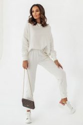 Śmietankowa Kobieca Bluza Oversize bez Kaptóra. Bluzy Ivon, l, bez wzorów, z bawełny, bez kaptura. Za 189.90 zł.