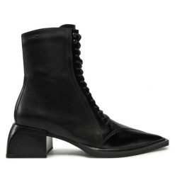 Trzewiki Vagabond Shoemakers. Czarne botki Vagabond Shoemakers, bez wzorów, bez obcasa, na słupku, bez zapięcia. Za 959.99 zł.