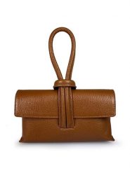 ORE10 Skórzana torebka w kolorze jasnobrązowym - 23 x 13 x 6 cm rozmiar: onesize. Brązowe torebki klasyczne ORE10, bez wzorów, z materiału, bez dodatków. Za 173.99 zł.