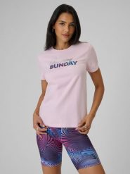 4F T-shirt regular z nadrukiem damski - różowy XS. Czerwone t-shirty 4f, xs, bez wzorów, z bawełny, bez kołnierzyka, bez ramiączek. Za 59.99 zł.