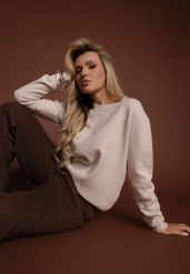 Beżowy Casualowy Sweter z Wełną i Wiskozą Lussare. Brązowe swetry Renee, bez wzorów, z wełny, bez ramiączek. Za 109.99 zł.