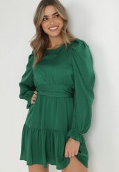 Zielona Sukienka Taliowana z Falbanami Klasino. Zielone sukienki Born2be, na imprezę, l, z aplikacjami, z zamszu, bez kołnierzyka, bez ramiączek, mini. Za 149.99 zł.