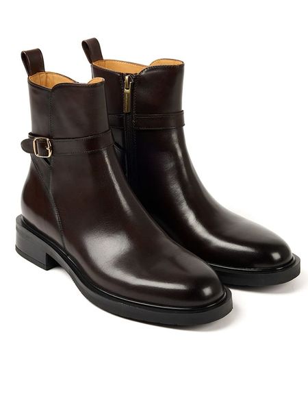 British Passport Skórzane botki w kolorze brązowym rozmiar: 41. Brązowe botki British Passport, bez wzorów, bez obcasa, bez zapięcia. Za 434.99 zł.