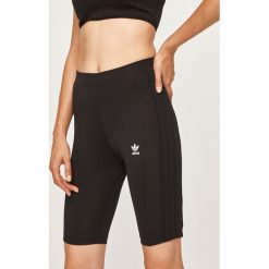 Adidas Originals - Szorty. Czarne szorty Adidas Originals, bez wzorów, z dzianiny, casualowe. Za 119.90 zł.