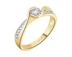 Pierścionek z żółtego złota z brylantami - 0,47 ct - próba 585. Żółte pierścionki Apart, z brylantem, złote. Za 9,990.00 zł.