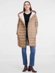 Orsay Płaszcz pikowany w kolorze jasnobrązowym rozmiar: 38. Brązowe płaszcze Orsay, bez wzorów, z tkaniny, bez kaptura. Za 112.83 zł.