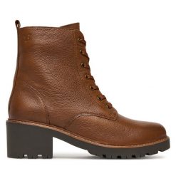 Botki Caprice. Brązowe botki Caprice, bez wzorów, bez obcasa, na słupku, bez zapięcia. Za 589.99 zł.