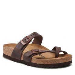 Japonki Birkenstock. Brązowe klapki Birkenstock, bez wzorów, bez obcasa. Za 399.99 zł.