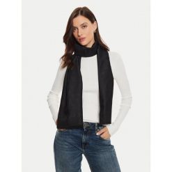 Szalik Guess. Czarne szaliki Guess, z aplikacjami. Za 329.99 zł.