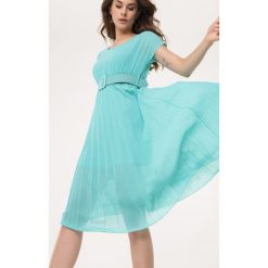 Miętowa Sukienka Nucleon. Zielone sukienki Born2be, na co dzień, m, bez wzorów, eleganckie, bez kołnierzyka, bez ramiączek, maxi, proste. Za 59.99 zł.