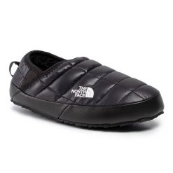 Kapcie The North Face. Czarne obuwie domowe The North Face, bez wzorów, bez zapięcia. Za 299.99 zł.