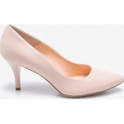 Wojas - Szpilki. Czerwone szpilki Wojas, bez wzorów, z materiału, bez obcasa, na obcasie, bez zapięcia. W wyprzedaży za 239.90 zł.