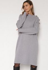 Szara Sweterkowa Sukienka Pudełkowa Ozdobiona z Boku Guzikami Tustina. Szare sukienki Born2be, na co dzień, bez wzorów, z dzianiny, eleganckie, bez kołnierzyka, bez ramiączek, proste. Za 109.99 zł.