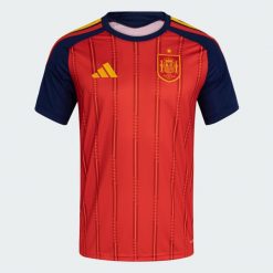 Koszulka piłkarska replika Hiszpania 26 ADIDAS domowa. Bluzki Adidas, xl, bez wzorów, sportowe, bez kołnierzyka, bez ramiączek. Za 439.99 zł.