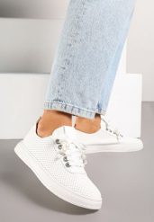Białe Tenisówki Zdobione Perforacją i Aplikacjami z Cyrkonii i Pereł Pasurelia. Białe trampki Renee, z aplikacjami, z jeansu, bez zapięcia. Za 44.99 zł.