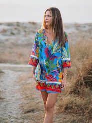 Isla Bonita by SIGRIS Sukienka w kolorze błękitnym ze wzorem rozmiar: XL. Niebieskie sukienki Isla Bonita by SIGRIS, na co dzień, xl, bez wzorów, z bawełny, bez kołnierzyka, bez ramiączek, mini, proste. Za 100.99 zł.