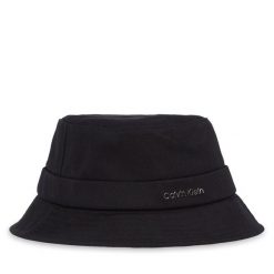 Kapelusz Calvin Klein. Czarne kapelusze Calvin Klein, bez wzorów. Za 149.99 zł.