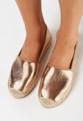 Szampańskie Espadryle Kleorelia. Żółte espadryle Born2be, bez wzorów, bez obcasa, na płaskiej podeszwie, bez zapięcia. W wyprzedaży za 76.49 zł.