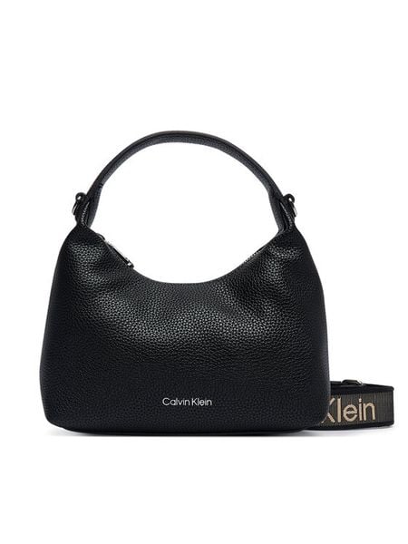 Calvin Klein Torebka LV04F3892G Czarny. Czarne torebki klasyczne Calvin Klein, bez wzorów, ze skóry, bez dodatków. Za 369.99 zł.