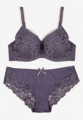 Fioletowy Koronkowy Komplet Biustonosz i Majtki Figi w Klasycznym Stylu Ezirene. Fioletowe figi Renee, z aplikacjami, z jeansu. Za 39.99 zł.