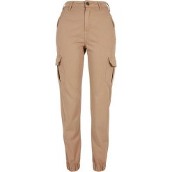 Spodnie Cargo Damskie Z Wysokimi Stanami. Brązowe spodnie dresowe Urban Classics, bez wzorów, z podwyższonym stanem. Za 163.99 zł.