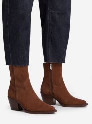 G-STAR Botki EO-OZGUR-25FW39-1 Brązowy. Brązowe botki G-Star, bez wzorów, ze skóry, bez obcasa, na słupku, bez zapięcia. Za 479.99 zł.
