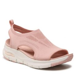 Sandały Skechers. Czerwone sandały Skechers, bez wzorów, bez obcasa, na koturnie, bez zapięcia. Za 199.99 zł.
