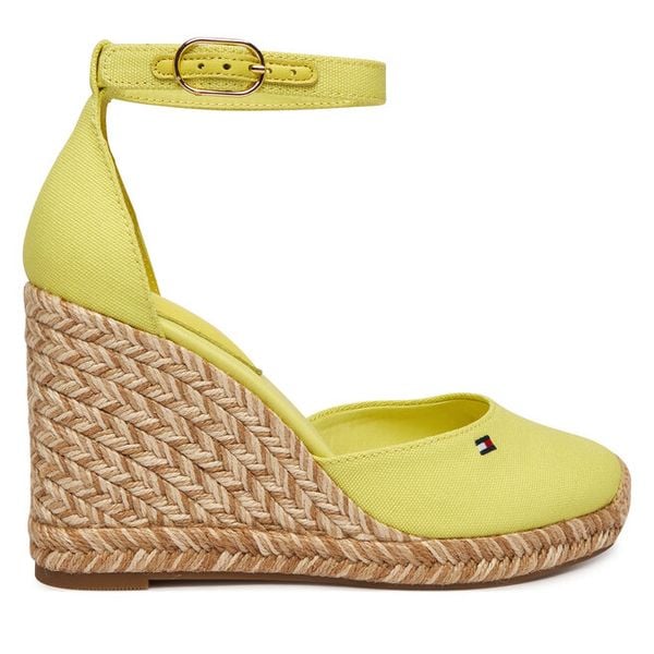 Espadryle Tommy Hilfiger. Żółte espadryle TOMMY HILFIGER, bez wzorów, bez obcasa, bez zapięcia. Za 409.99 zł.