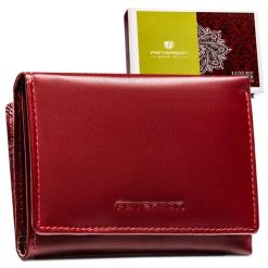 Mały, czerwony portfel damski ze skóry naturalnej z systemem RFID - Peterson. Czerwone portfele Peterson, bez wzorów, ze skóry. Za 99.99 zł.