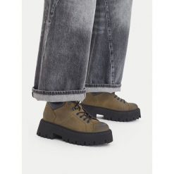 Trapery G-Star. Brązowe trapery i śniegowce G-Star. Za 399.99 zł.