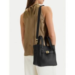 Torebka GINO ROSSI. Czarne torebki klasyczne Gino Rossi, bez wzorów, bez dodatków. Za 329.99 zł.