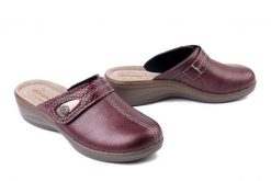 INBLU LY-80 016 bordowy, kapcie damskie. Czerwone obuwie domowe Inblu, bez wzorów, bez zapięcia. Za 80.99 zł.