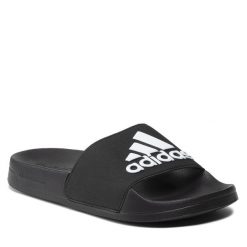 Klapki adidas. Czarne klapki Adidas, bez wzorów, bez obcasa. Za 89.99 zł.