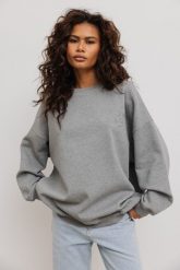 Bluza damska o kroju oversize z HAFTEM w kolorze GREY MELANGE - CRAFT-UNI. Szare bluzy Marsala, m, bez wzorów, z bawełny, bez kaptura. Za 349.90 zł.