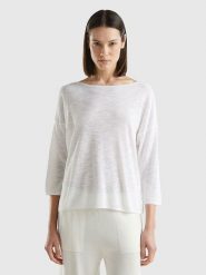 Benetton Sweter w kolorze białym rozmiar: L. Białe swetry Benetton, l, bez wzorów, bez ramiączek. Za 114.44 zł.
