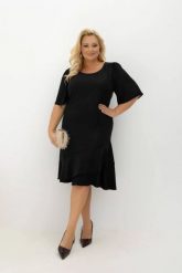 Elegancka sukienka midi z falbanami i odpinaną różą Evelyn czarna na wesele | Plus Size Oversize. Czarne sukienki Moda Size Plus Iwanek, na co dzień, m, z aplikacjami, z elastanu, eleganckie, bez kołnierzyka, plus size, bez ramiączek, midi, dopasowane. Za 335.00 zł.