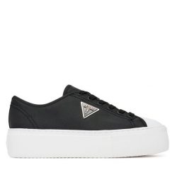 Trampki Guess. Czarne trampki Guess, z aplikacjami, bez zapięcia. Za 499.99 zł.